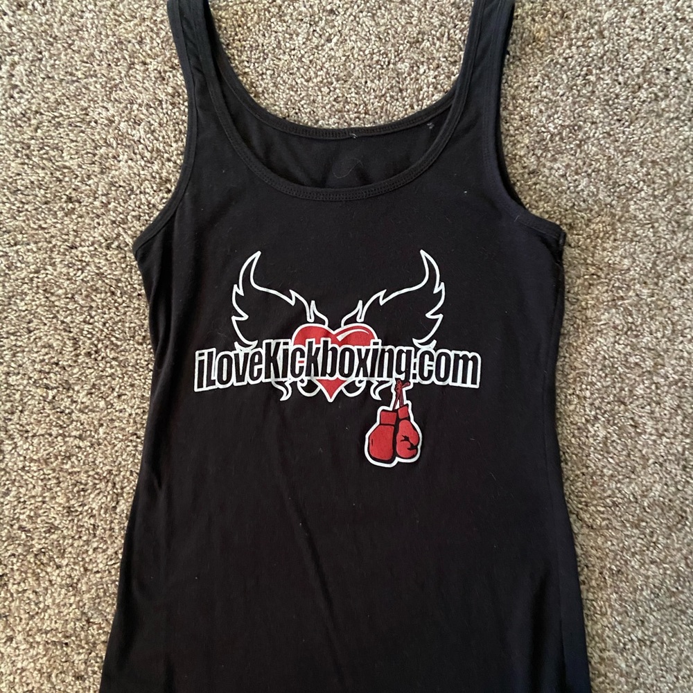 Ilovekickboxing tank